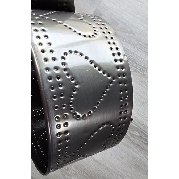 2 ~ Ivine's Tinwear Pierced Tin Heart Footed  Primitive Style PA Dutch 6"x3.5" - Picture 11 of 12